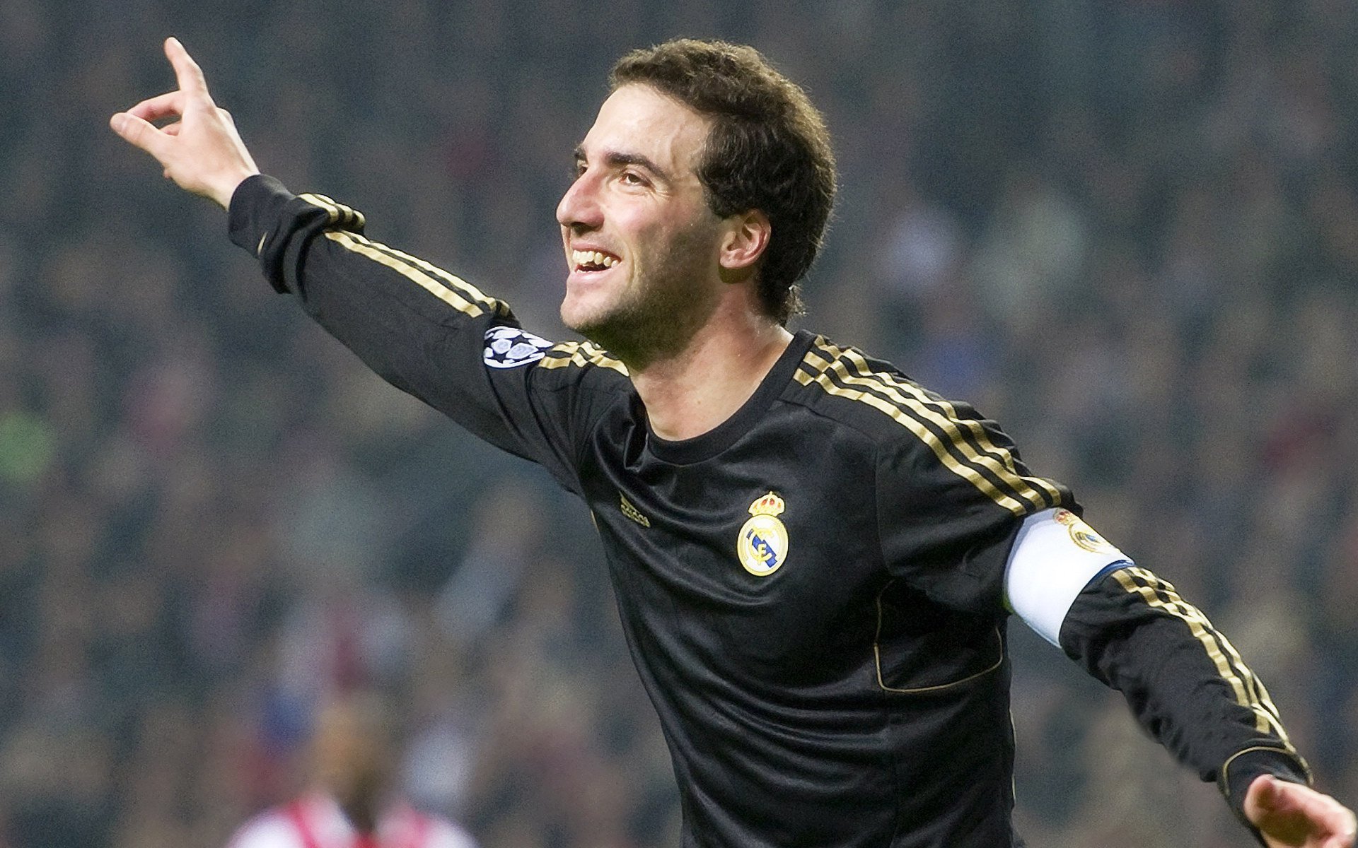 阿尔卡拉斯横扫对手晋级美网八强 新生代王者展现统治力